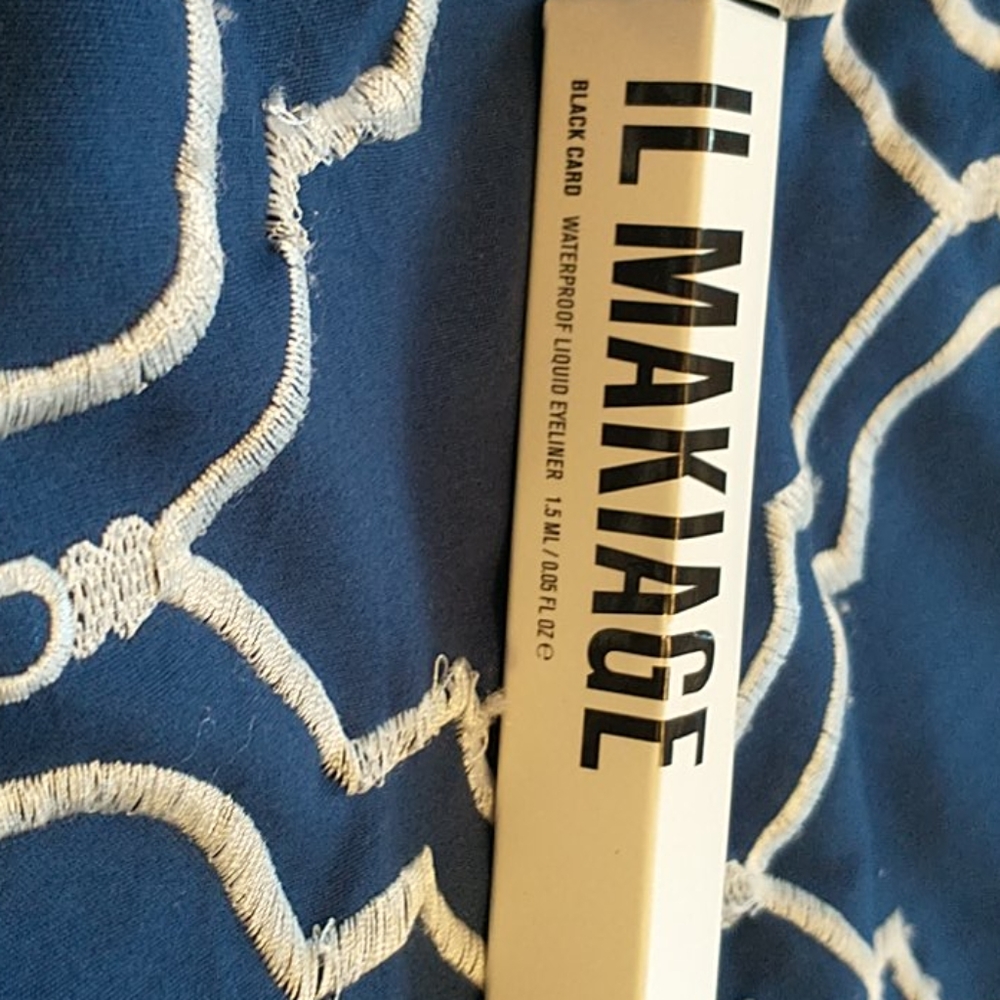 Liquid eyeliner